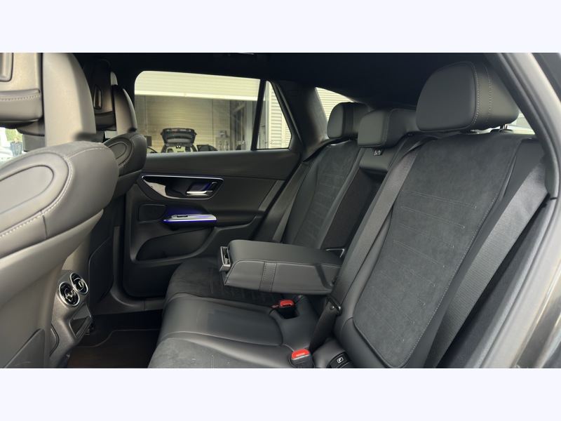 Image Mercedes-Benz GLC SUV GLC 220 d 4MATIC AMG Line  GLC 220 d 4MATIC AMG Line GLC 220 d 4MATIC AMG Line