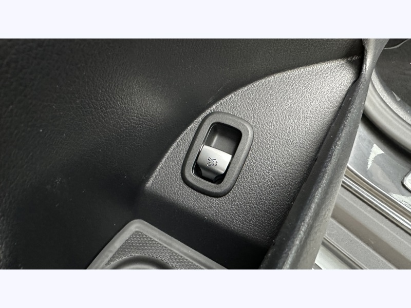 Image Mercedes-Benz GLC SUV GLC 220 d 4MATIC AMG Line  GLC 220 d 4MATIC AMG Line GLC 220 d 4MATIC AMG Line