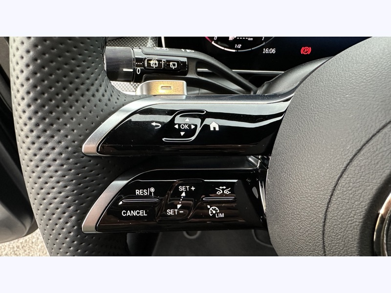 Image Mercedes-Benz GLC SUV GLC 220 d 4MATIC AMG Line  GLC 220 d 4MATIC AMG Line GLC 220 d 4MATIC AMG Line