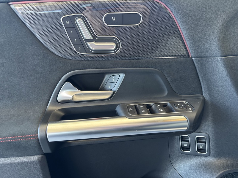 Image Mercedes-Benz GLA 250 e Hybrid EQ AMG Line  GLA 250 e Hybrid EQ AMG Line 250 e Hybrid EQ AMG Line