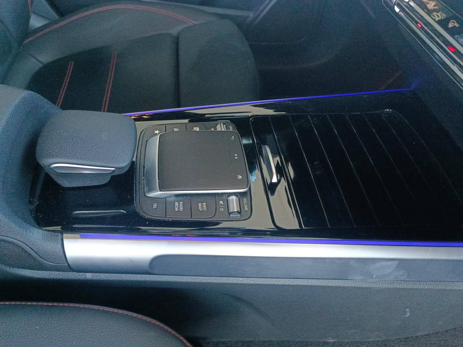 Image Mercedes-Benz GLB 200 d AMG Line  GLB 200 d AMG Line 200 d AMG Line