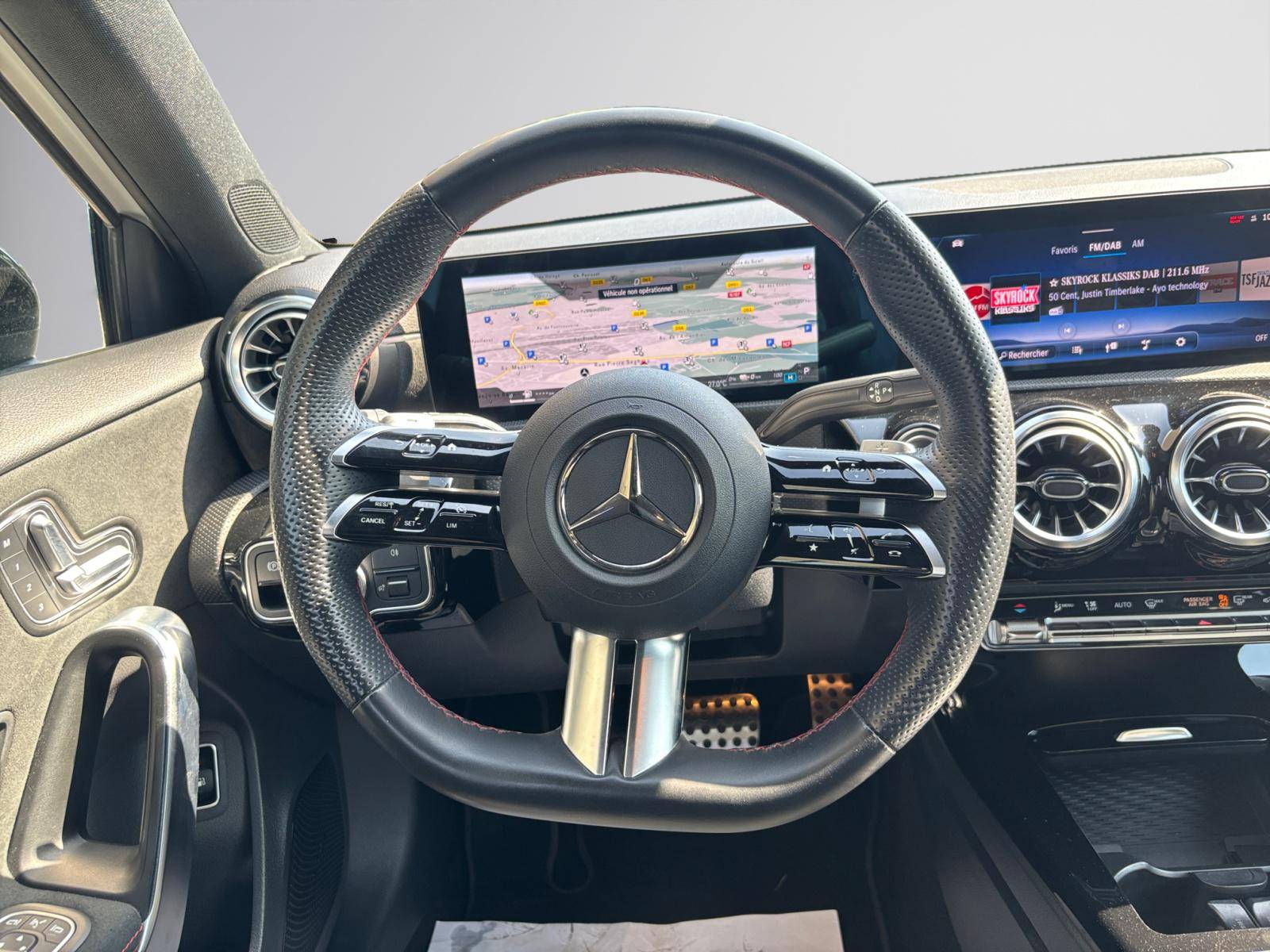 Image Mercedes-Benz CLASSE A 250 e AMG Line  Classe A 250 e Hybrid EQ Berline AMG Line 250 e AMG Line