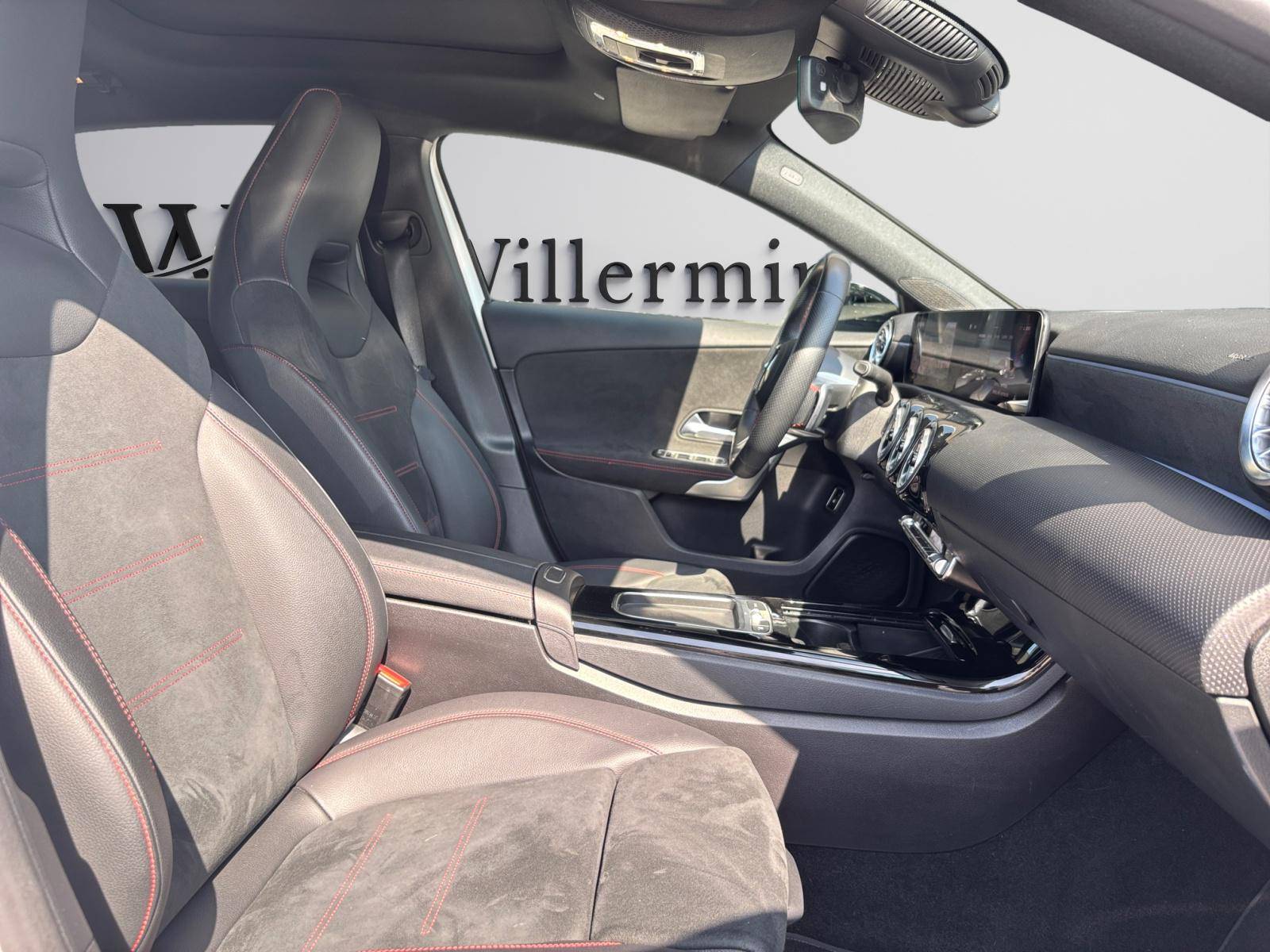 Image Mercedes-Benz CLASSE A 250 e AMG Line  Classe A 250 e Hybrid EQ Berline AMG Line 250 e AMG Line