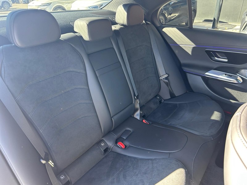 Image Mercedes-Benz CLASSE E BERLINE Classe E 300 de AMG Line Berline  Classe E 300 d e Hybrid EQ AMG Line Berline Classe E 300 de AMG Line Berline