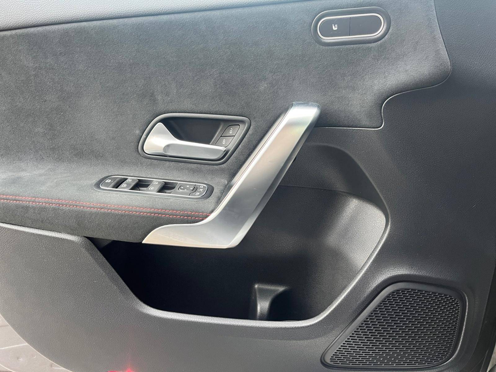 Image Mercedes-Benz CLASSE A 200 d AMG Line  A200D AMG LINE 8G-DCT 200 d AMG Line