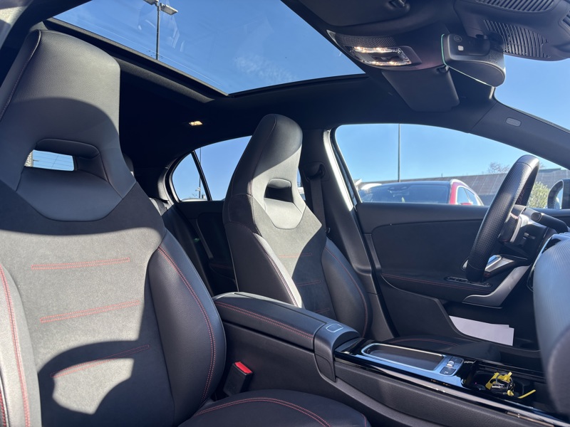 Image Mercedes-Benz CLASSE A 180 d AMG Line   180 d AMG Line