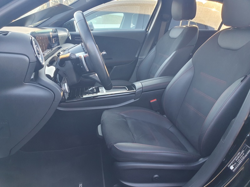 Image Mercedes-Benz CLASSE A 200 d Berline AMG Line   200 d Berline AMG Line