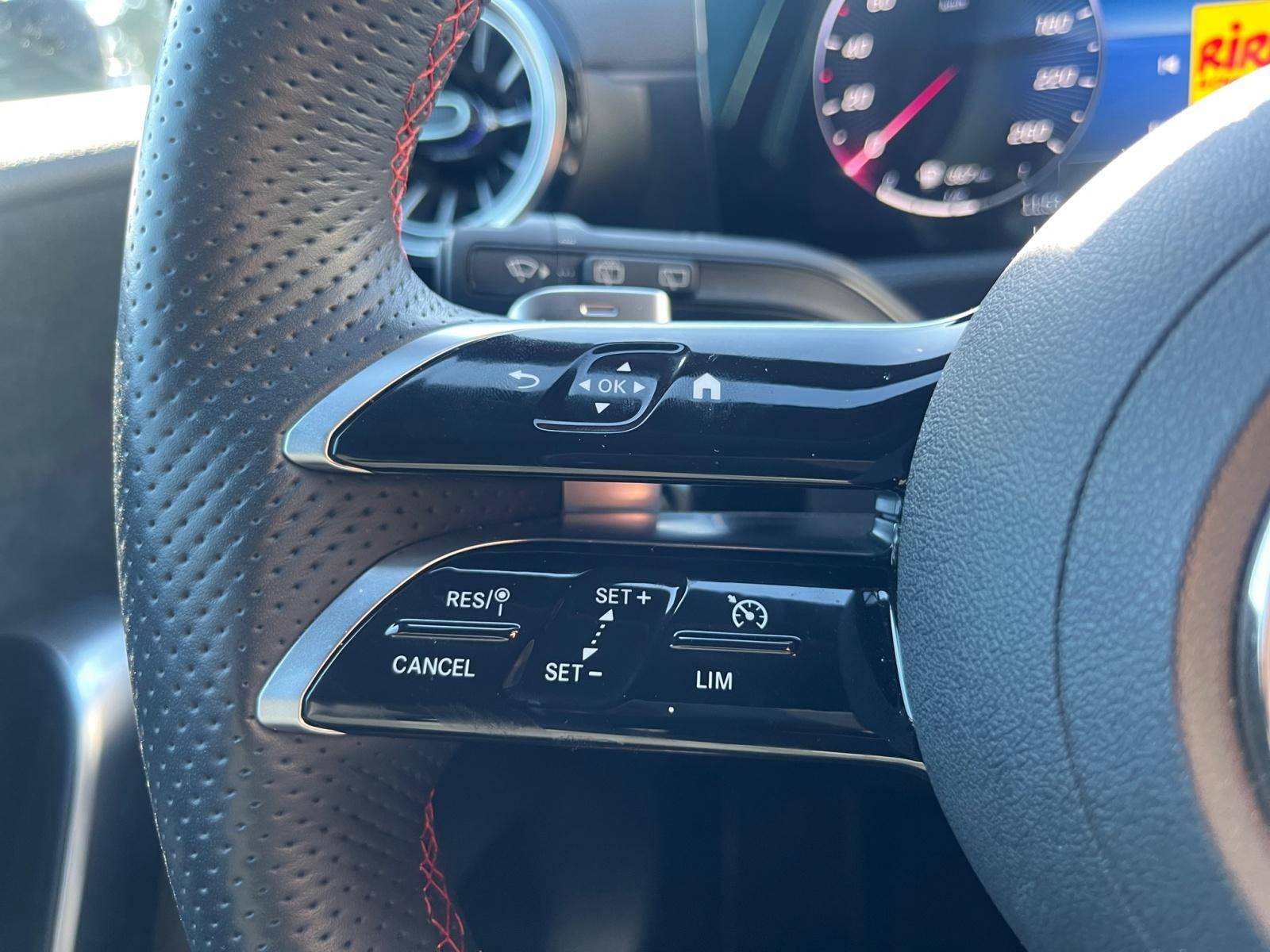 Image Mercedes-Benz CLASSE A 180 d AMG Line  Classe A 180 d AMG Line 180 d AMG Line